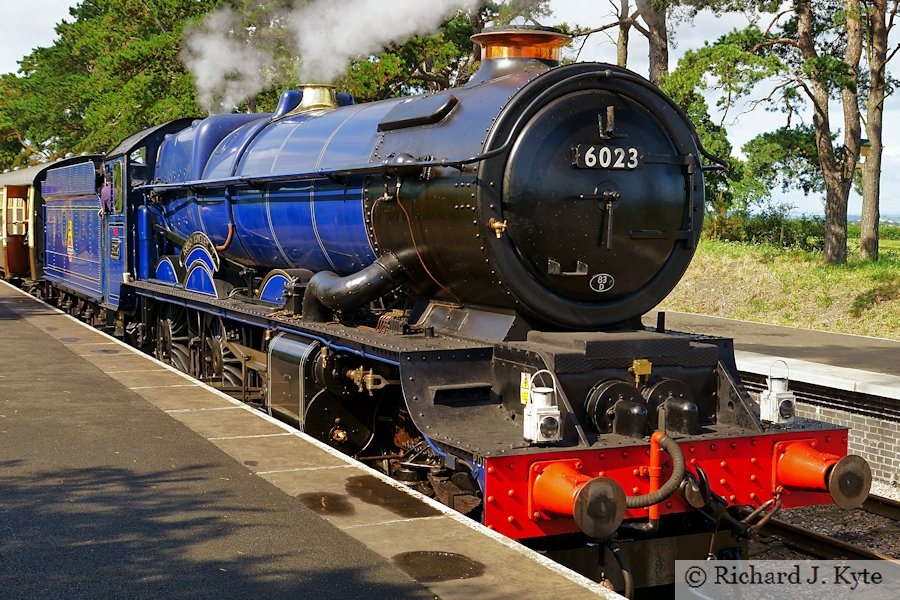 GWR "King" Class no. 6023 "King Edward II" at Cheltenham Racecourse, Gloucestershire Warwickshire Railway