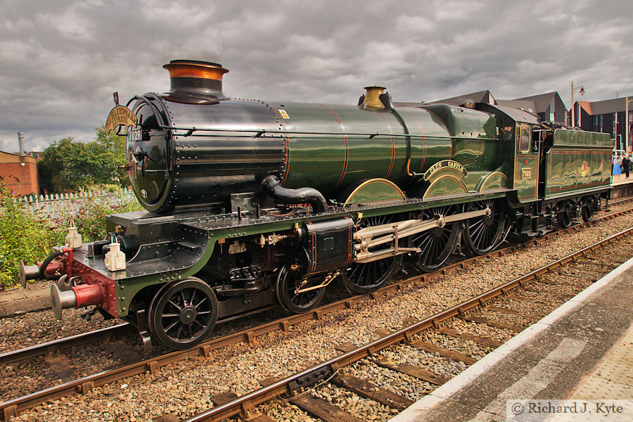 GWR "Castle" Class no. 7029 "Clun Castle" at Stratford-upon-Avon