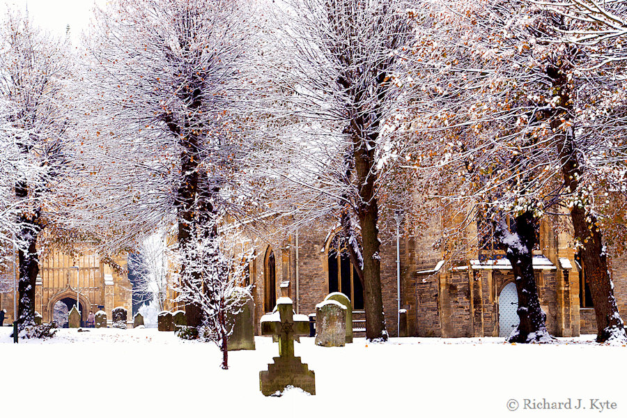  St Laurence's Churchyard in Winter, Evesham, Worcestershire