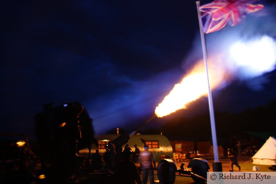 Searchlight and Anti-Aircraft Artillery, Wartime in the Vale 2013