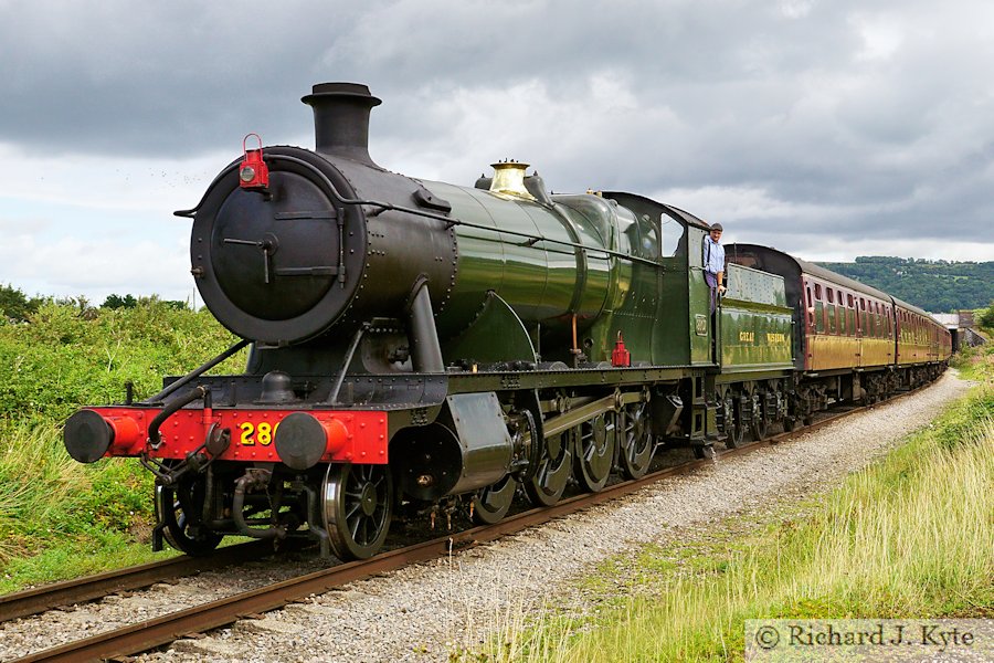 GWR 28XX no. 2807 at Southam Lane with the 11.30 departure from Broadway, Gloucestershire Warwickshire Railway