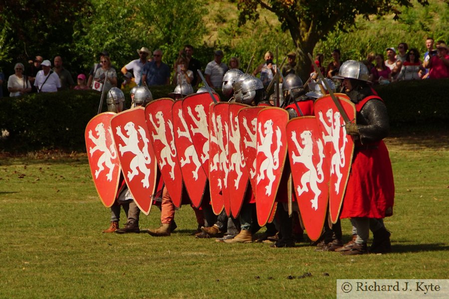 Battle of Evesham 2018 Re-enactment : De Montfort's army advances