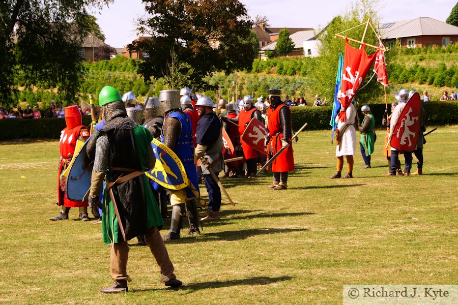 Battle of Evesham 2018 Re-enactment : De Montfort's army regroups