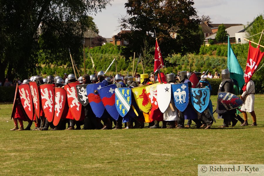 Battle of Evesham 2018 Re-enactment : A second arrowhead formation by De Montfort's army