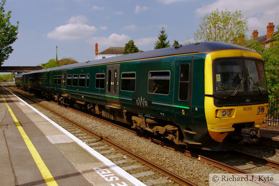 First Great Western Class 165 DMU no. 165105 arrives at Evesham