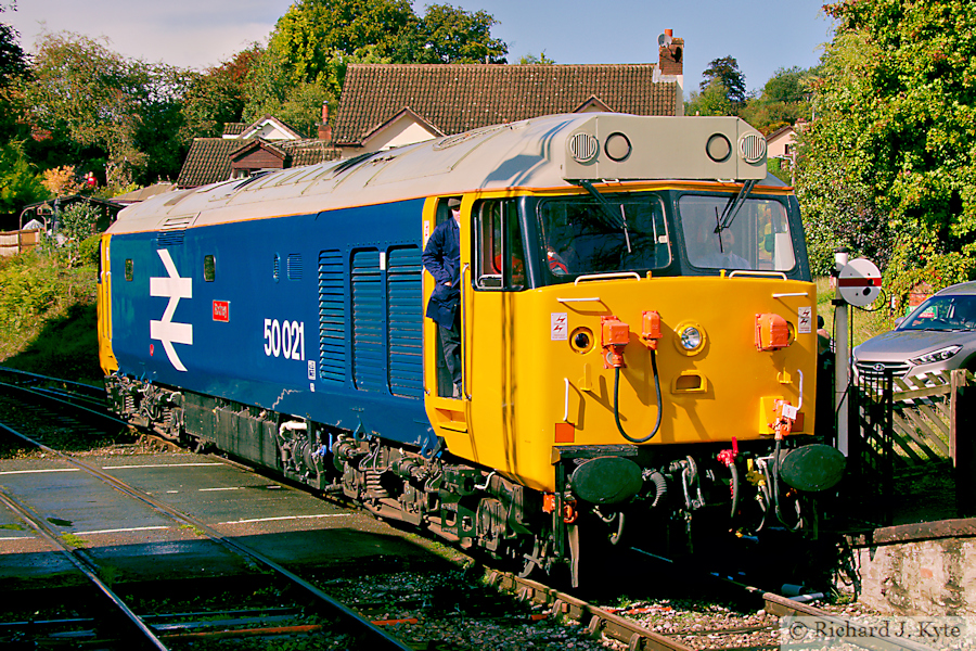 Class 50 diesel no. 50021 "Rodney" runs round at Parkend, Dean Forest Railway Diesel Gala 2025