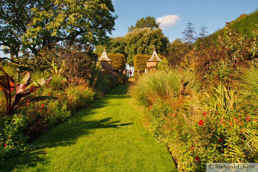 The Red Borders, Hidcote Manor Garden, Gloucestershire