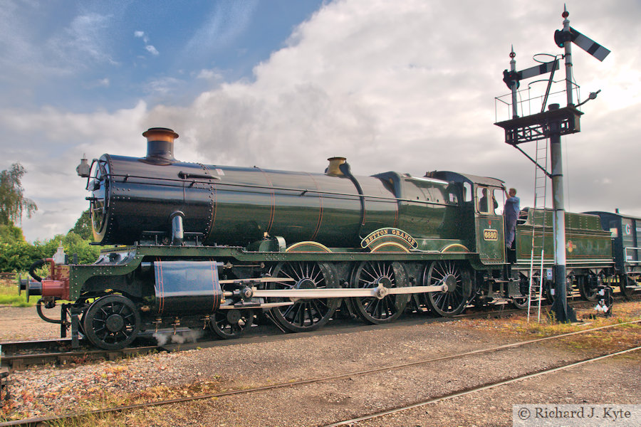 GWR "Grange" class no. 6880 "Betton Grange" arrives at Winchcombe, Gloucestershire Warwickshire Railway Spring Gala 2024