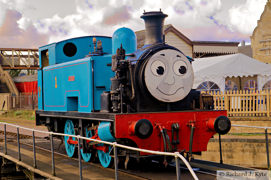Hudswell Clarke no. 1800 (1) "Thomas" on Wansford Turntable, Nene Valley Railway