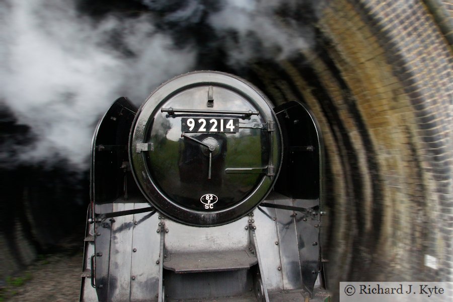 BR Class 9F no 92214 enters Greet Tunnel, Gloucestershire Warwickshire Railway 