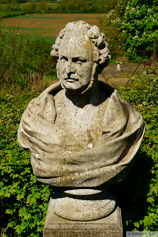 Bust, Garden 10, "The Manor", Cropthorne Walkabout 2018