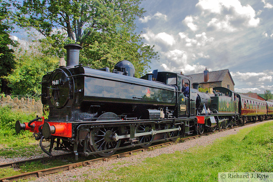 GWR 8750 class no. 9681 pilots 4575 class no. 5541 north of Whitecroft Station, Dean Forest Railway Branchline Weekend 2024