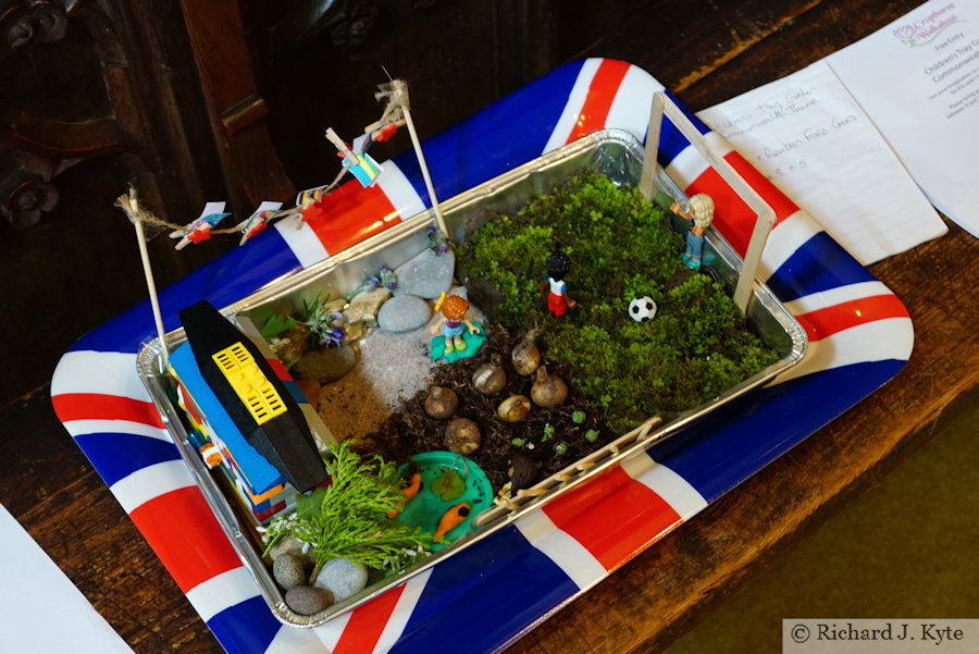 Tray Garden, St Michael's Church, Cropthorne Walkabout 2024