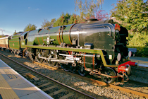 SR "Merchant Navy" class no. 35028 "Clan Line" passes through Evesham with the return "Worcester Pullman" tour SR "Merchant Navy" class no. 35028 "Clan Line" passes through Evesham with the return "Worcester Pullman" tour